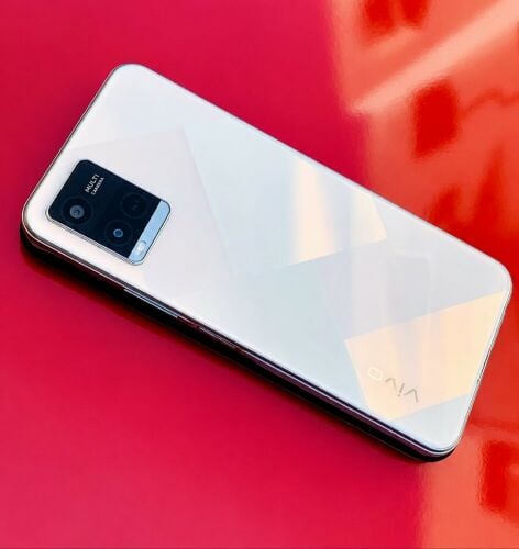 Urgent Sale Vivo Y21{4+1/64GB}-
{Pr