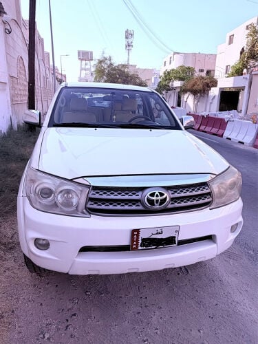Toyato Fortuner 2010 V4