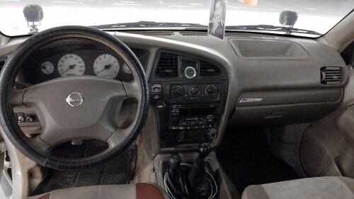 للبيع نيسان باثفندر 2002
