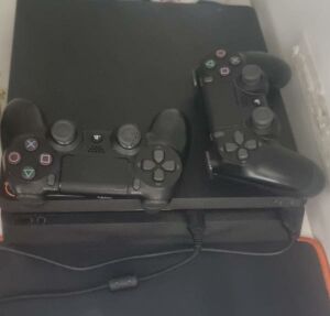 Ps4 1TB (PRICE NEGOTIABLE)