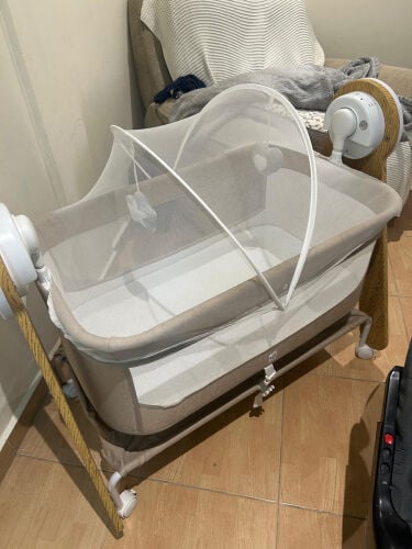 baby crib
