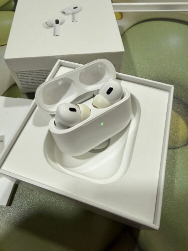 Apple AirPods Pro (2nd Generation)