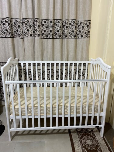 سرير اطفال للبيع