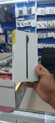 bnew 17 Air 256gb.