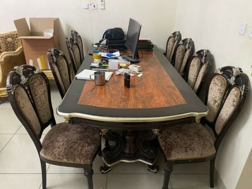 طاولة طعام