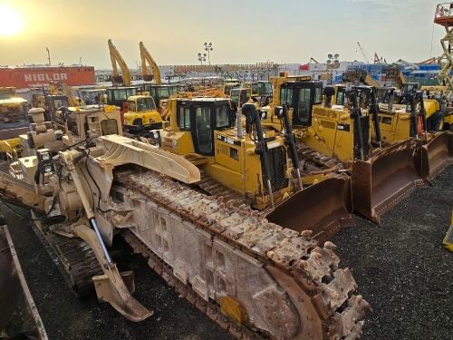 CAT - Komatsu Bulldozer