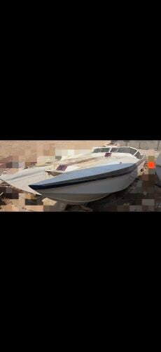 28 F catamaran  speed boat model 2022 without engines  ..very good for leisure