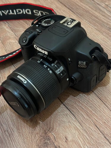 CANON EOS 650D