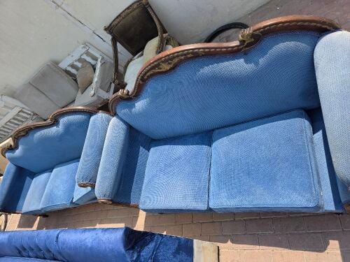 Chairs for 9 people