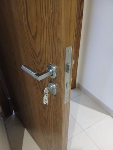 تركيب وصيانة الأبواب الأقفال وفتح
