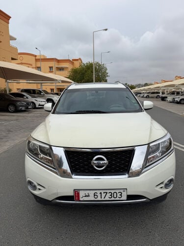 Nissan Pathfinder 2014 in Alkhor