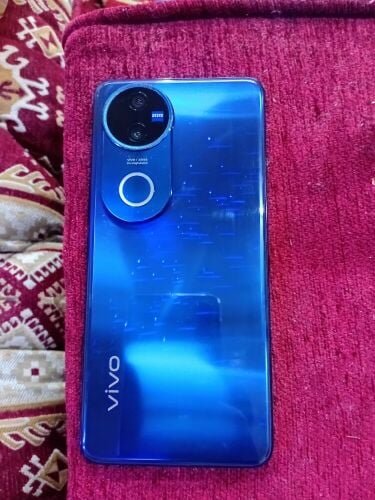 VIVO V50
