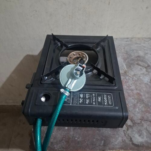 Gas Stove With Regulator Pipe
