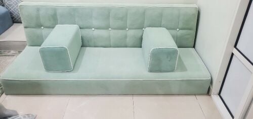 Floor seating area, 1.90 meters