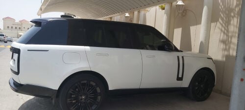 رنج روفر اتش اس اى ٢٠٢٣ وكاله 