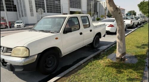 Nissan 2400 Pickup