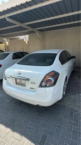 للبيع سياره نيسان التيما 
