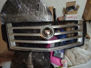 Cadillac escalade frnt upper grile