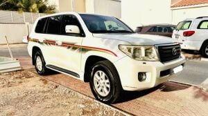 لاندكروزر موديل 2012