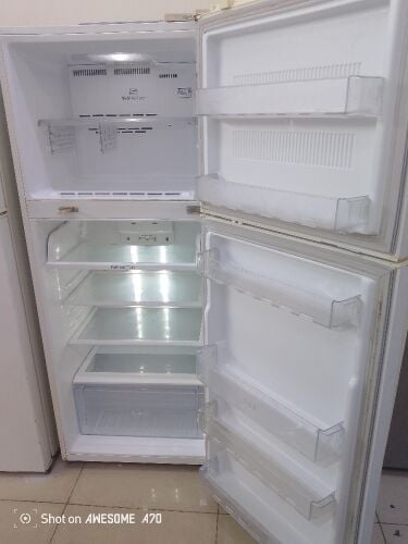 LG FRIDGE FOR SELL.