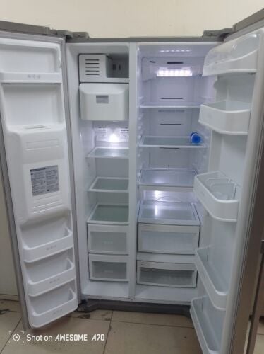 LG FRIDGE FOR SELL.