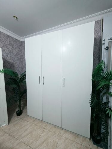3 Door cabinet