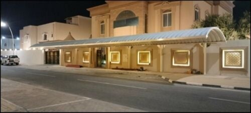 مظلات سيارات
