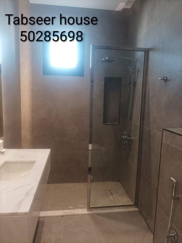 Modern shower glass work