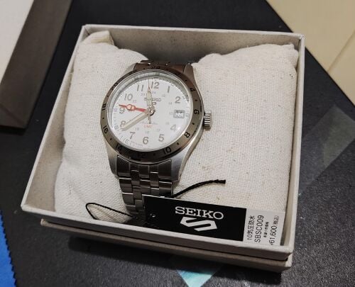 Seiko 5 sports "Polar" GMT SBSC009