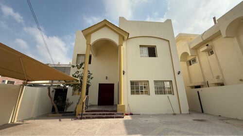 للايجار فيلا باللقطه