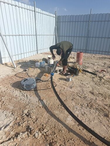 نقوم بحفر الابار وتركيب الغطسات