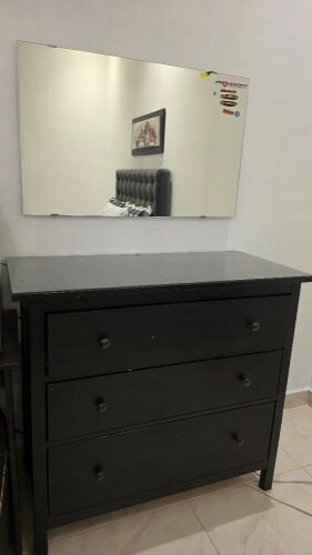 Table with mirror