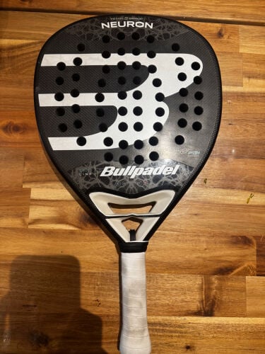 Bullpadel neuron 