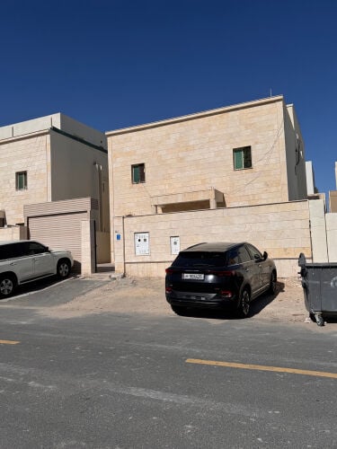  فيلا مؤجره بالريان موقع مميز بيع