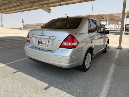 Nissan tiida 1.8 2012