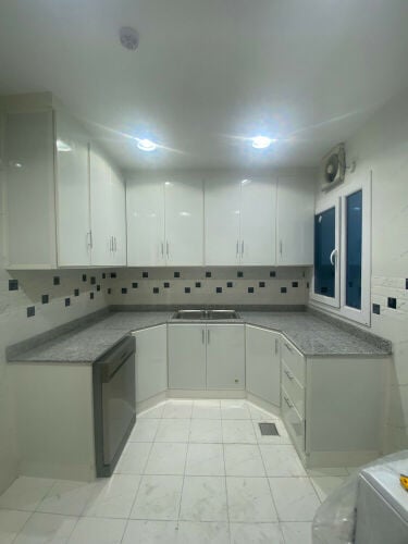 Kitchen cabinet