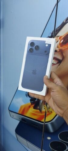 NEW APPLE 17PROMAX 256 BLUE