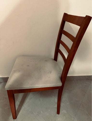Dining Table and 5 chairs 