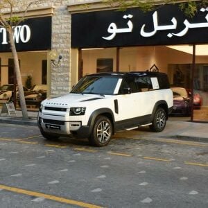 ديفندر 130 اس اي 2023