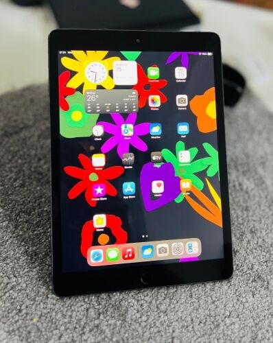ipad 7/128gb*WiFi *iOS-18..