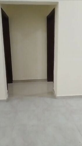 شقة بعين خالد شاملة وبدون عمولة