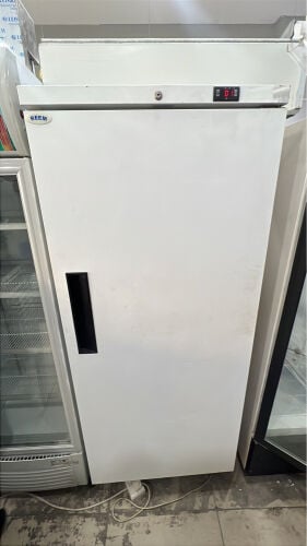 Single door chiller