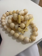 للبيع