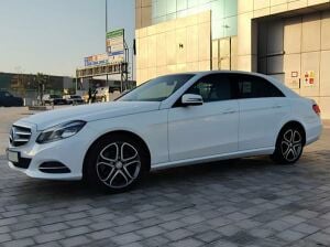 Mercedes-Benz E200
