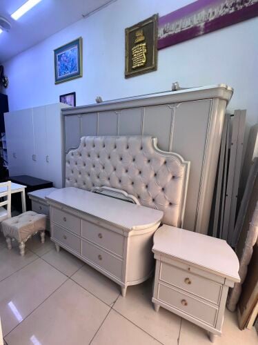 Luxury bed room set for Sell