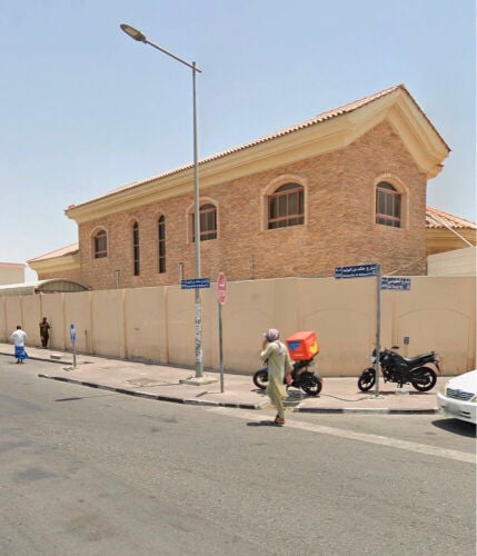فيلا بالغانم العزيزية على3 شوارع 