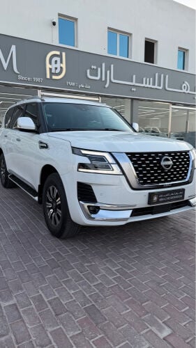 نيسان تيتانيوم