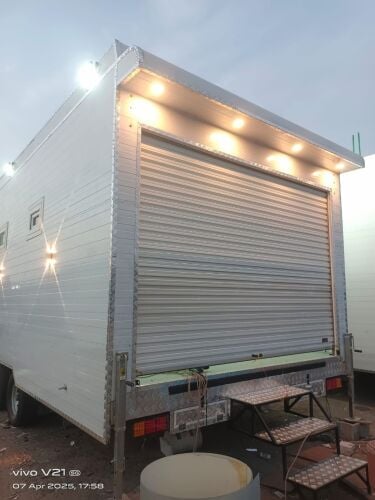 Caravan store