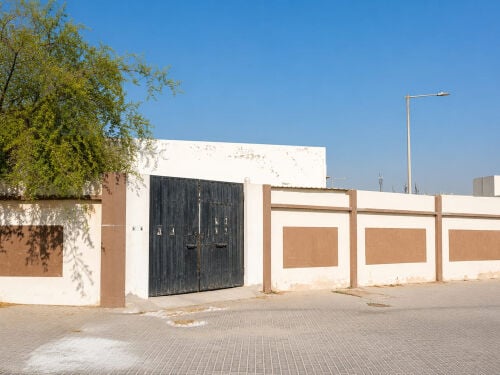 المره للبيع بيت شعبي 567 م لقطة 