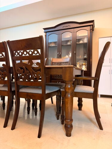Dining Table Set – Great Condition